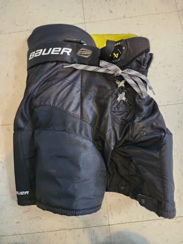 Men's Youth Large Bauer Supreme Mach Hockey Pants (Used)