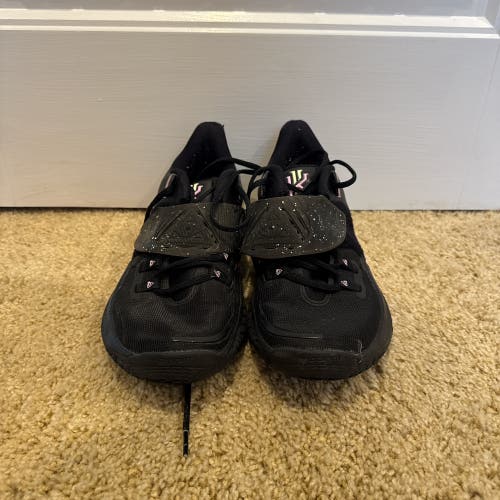 Men's Size M 11.0 (W 12.0) Nike Kyrie 3 Shoes (Used)