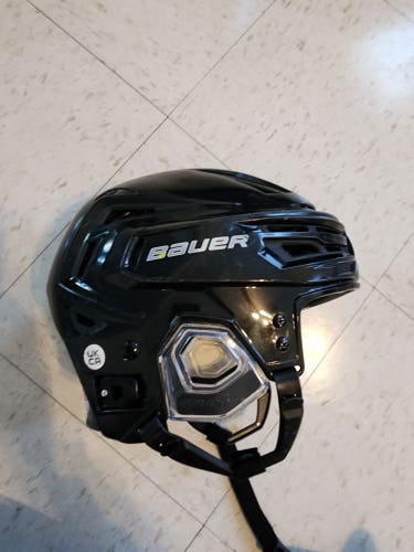 Small Bauer Re-Akt 155 Helmet (Used)