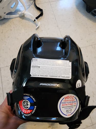 Youth Bauer Prodigy Helmet (Used)