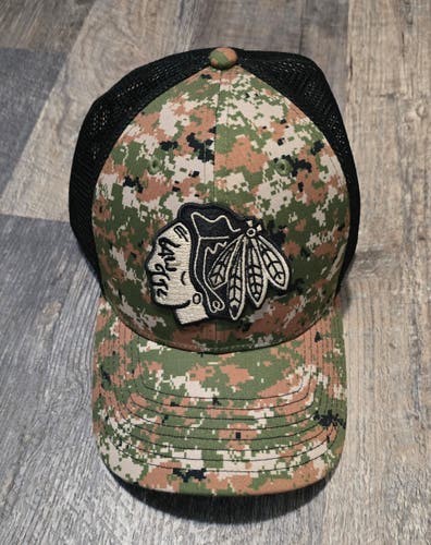 Chicago Blackhawks Fanatics Camo Authentic Pro Military Appreciation Speed Flex Hat, Size L/XL