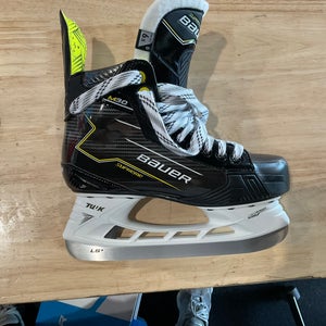 Bauer Supreme M30 Hockey Skates 6.5 (New)