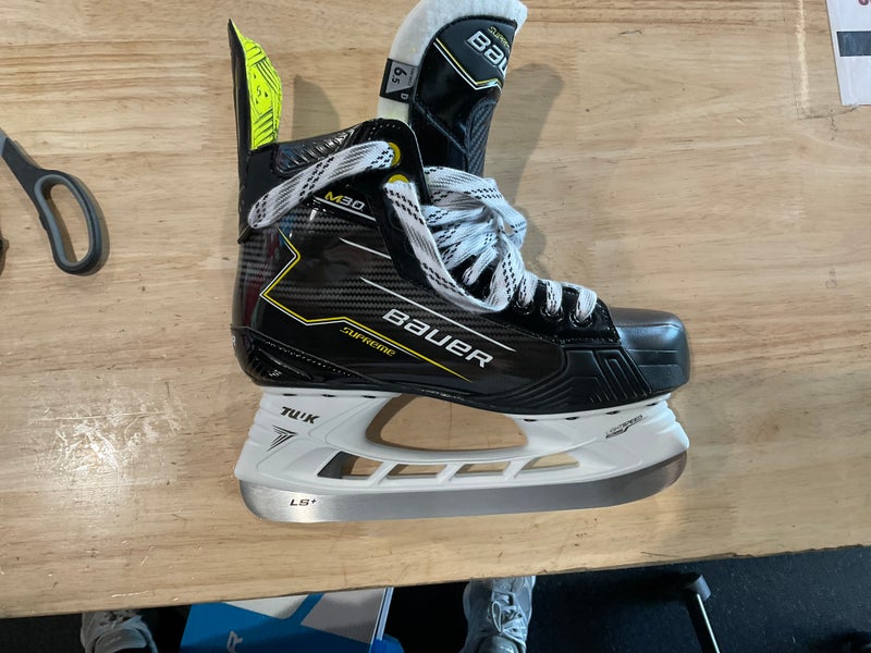Bauer Supreme M30 Hockey Skates 6.5 (New)