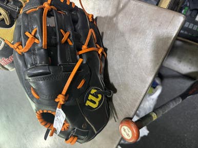 Used Wilson SIGNATURE SERIES BB/SB Glove RH Throw Black 12 1/2" 11605-C000205800