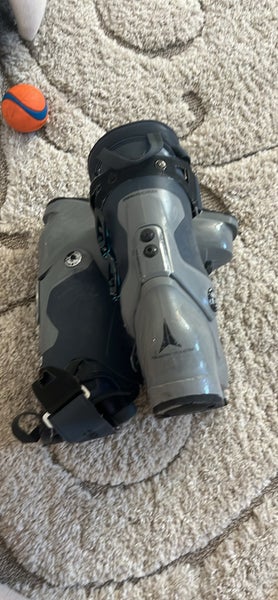 Mondo 26 & 26.5 Men's Atomic Hawx Prime 120S Ski Boots Stiff Flex (Used)