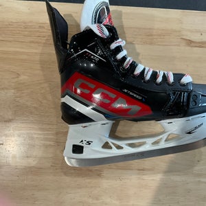 CCM JetSpeed FT670 Hockey Skates Size 4 (New)