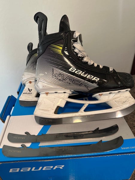 2023 Bauer Vapor Hyperlite 2 Hockey Skates 6.5 (Used)