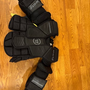 Large/Extra Large Warrior Ritual GT2 Goalie Chest Protector (Used)