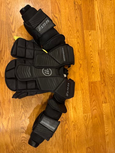 Large/Extra Large Warrior Ritual GT2 Goalie Chest Protector (Used)