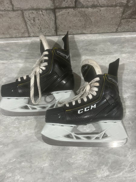 CCM Super Tacks 9350 Hockey Skates Size 3 (Used)