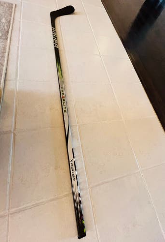 Senior Bauer Hyperlite 2 RH Hockey Stick P92  (New)