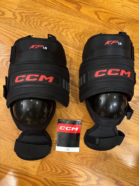 CCM (New) Goalie Knee Pads KP 1.9