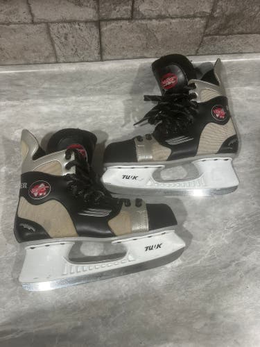 Bauer Vapor Hockey Skates 10 (Used)
