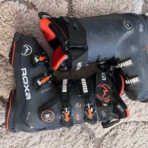 Mondo 26 & 26.5 Men's Roxa Ski Boots Stiff Flex (Used)