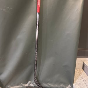 Junior Bauer Hyperlite 2 Right Handed Hockey Stick P28 (Used)