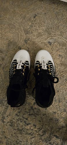 Black Men's Size M 9.0 (W 10.0) Adult Under Armour Low Top Molded Cleats (New)
