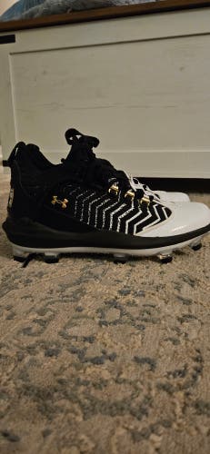 Black Men's Size M 9.0 (W 10.0) Adult Under Armour Low Top Molded Cleats (New)