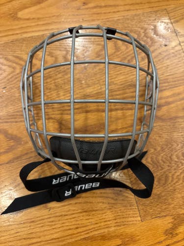 Small Bauer Hockey Cage FM2100 (Used)