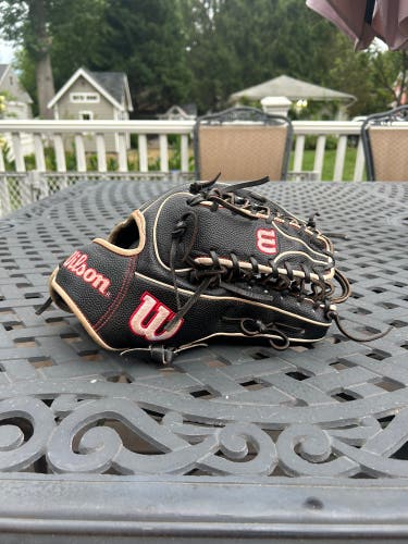 2023 Wilson A2000 RH Outfield Baseball Glove 12.75" (Used)