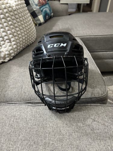Men’s /Senior - Medium CCM Tacks 310 Helmet (Used)