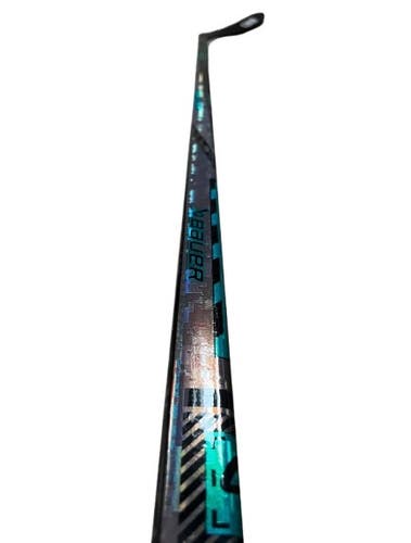 NEW P28 70 Flex Senior Bauer Right Hand Twitch Hockey Stick