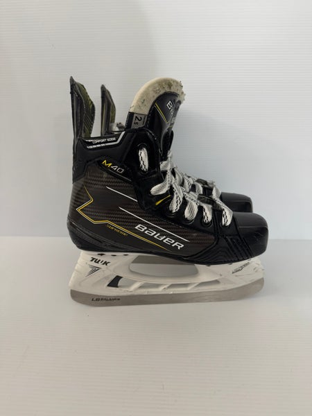 Used Size 2.5 D Bauer Supreme M40 Hockey Skates