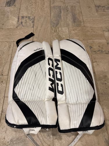 26" CCM YFlex 3 Goalie Leg Pads (Used)