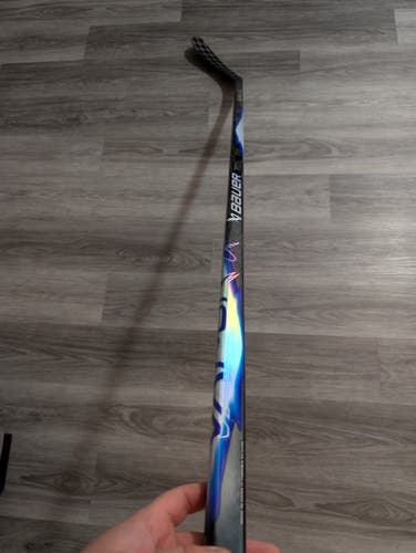 Bauer Vapor FlyLite Left Stick 77Flex P28 (New)