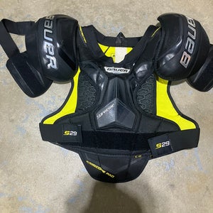 Men's Small / Medium Senior Bauer Supreme S29 Shoulder Pads (Used)