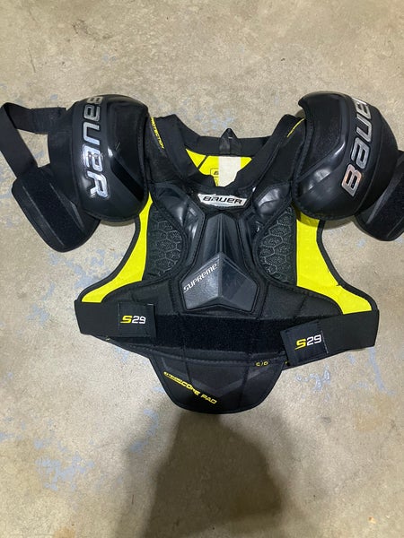 Men's Small / Medium Senior Bauer Supreme S29 Shoulder Pads (Used)