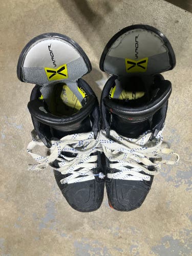 2023 Bauer Vapor Hyperlite 2 Hockey Skates 8.5 (Used)