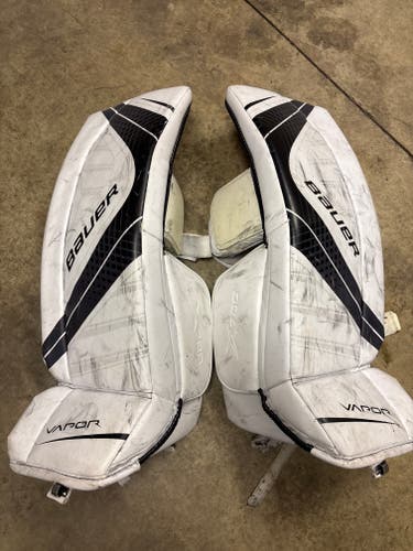 Small Bauer Vapor X700 Goalie Leg Pads (Used)