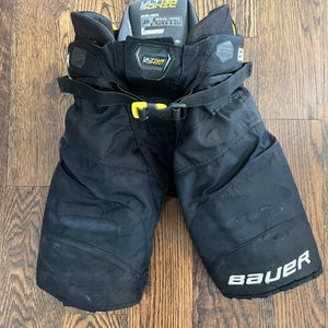 Junior Medium Bauer Supreme Ultrasonic Hockey Pants (Used)