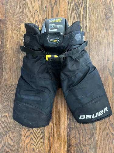 Junior Medium Bauer Supreme Ultrasonic Hockey Pants (Used)