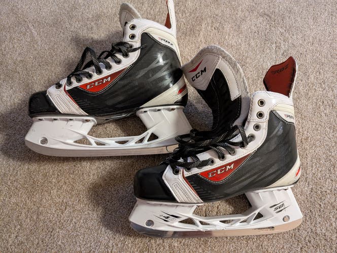 2015 CCM RBZ 75 Hockey Skates Regular Width Pro Stock 8.5 (Used)