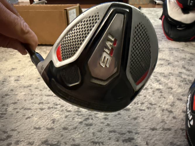 TaylorMade M6 Right Handed Fairway Wood Regular Flex 3 Wood (Used)