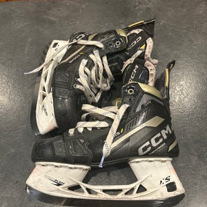 2022 CCM AS-V Hockey Skates Regular Width 7.5 (Used)