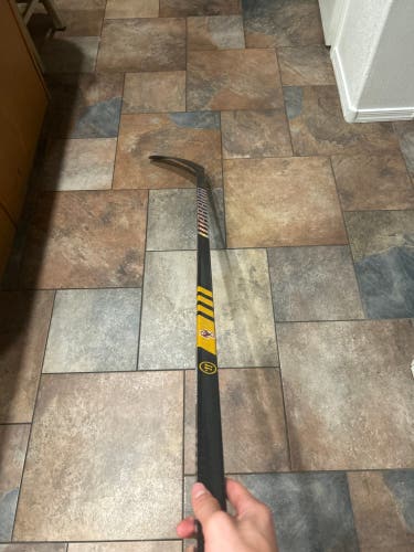 Senior Warrior Novium Pro Right Handed Hockey Stick (New)