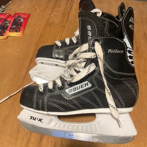 Bauer Pantera Hockey Skates Regular Width Size 2 (Used)