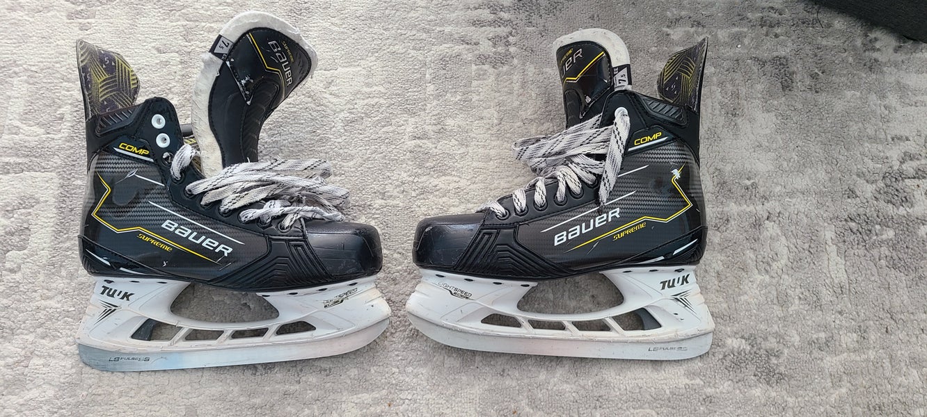 2024 Bauer Comp Supreme Pro Hockey Skates Extra Wide Width 7.5 (Used)