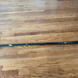 Junior Bauer Ag5nt Right Handed Hockey Stick P28 (Used)