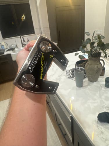 Scotty Cameron Phantom X 5.5 Right Handed Putter 33" (New)