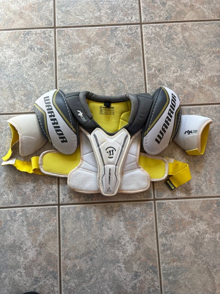 Small / Medium Junior Warrior Dynasty AX3 Shoulder Pads (Used)