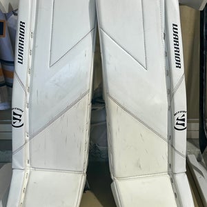 30" Jr. Warrior Ritual G6 Leg Pads (Used)