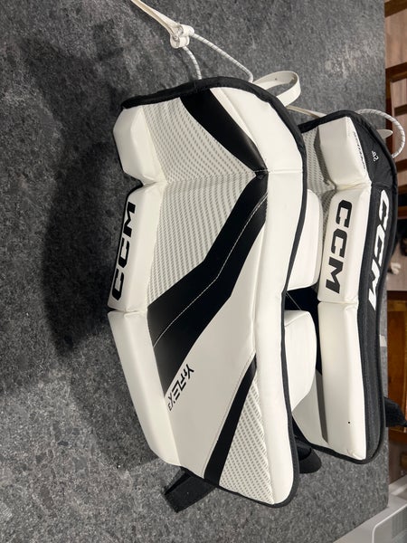 20" CCM YTFLEX 3 Goalie Leg Pads (New)