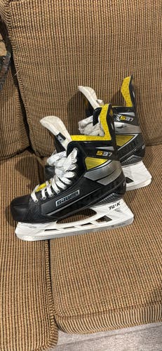 Bauer Supreme S37 Hockey Skates Extra Wide Width 9 (Used)