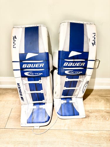 Medium 2023 Bauer Reactor 2000 Goalie Leg Pads (Used)