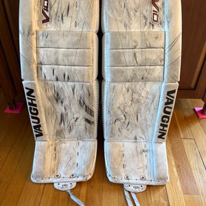2023 28" Vaughn Velocity V10 Goalie Leg Pads (Used)