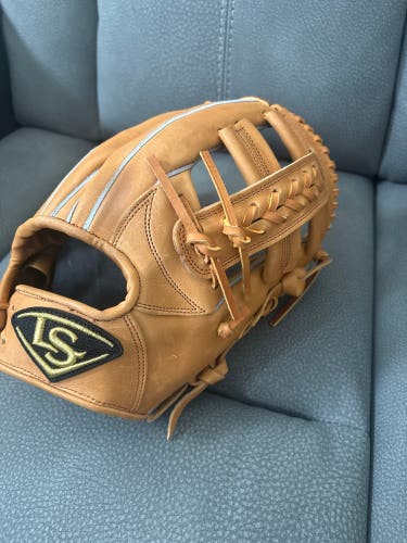 Louisville Slugger TPS RH Infield Baseball Glove 11.75" (Used)