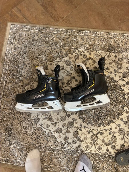 Bauer supreme 2s skates. Used once!
